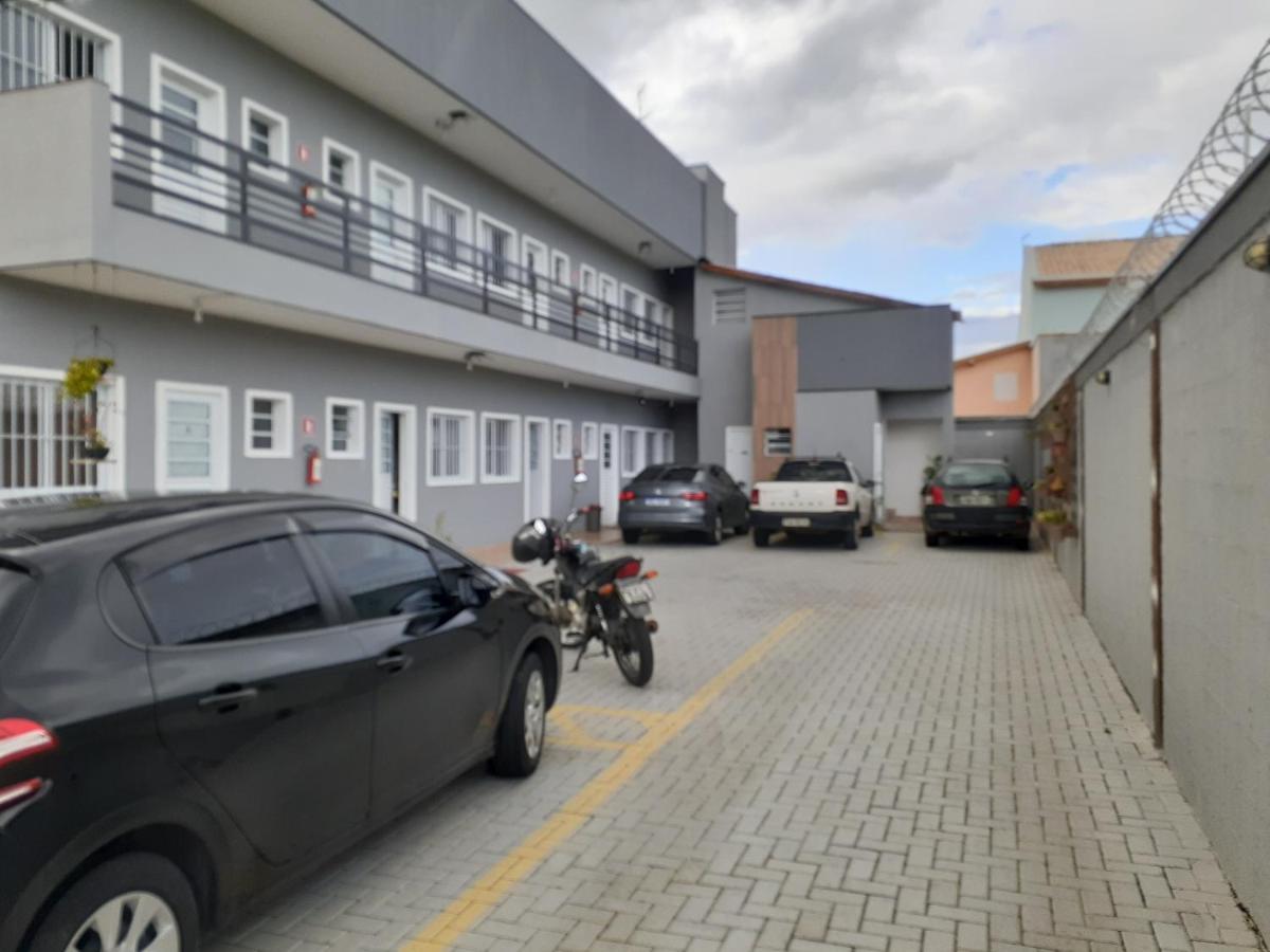 Апартаменты Loft 2 Completo Ar Canais Assinat Garagem Internet Prox Aparecida E Industrias Пиндамоньянгаба Экстерьер фото